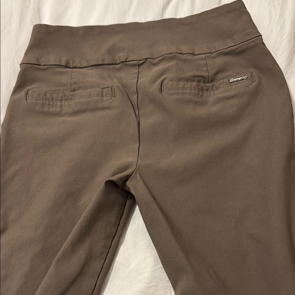 Brown Simon Chang Capri Pants - Picture 3 of 4